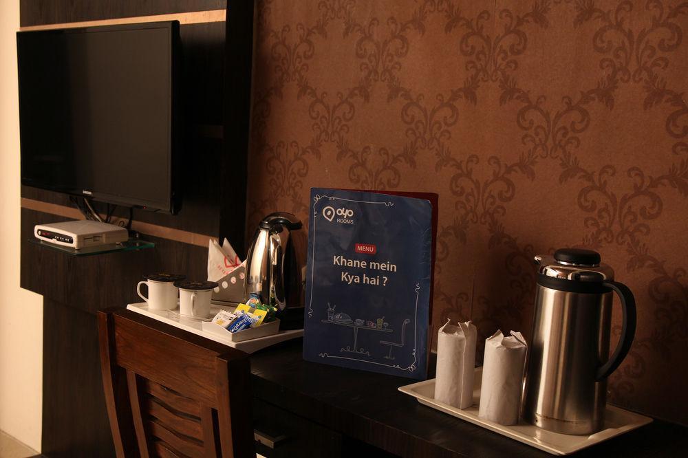 Oyo 905 Galaxy View Hotel Prayagraj Exterior photo