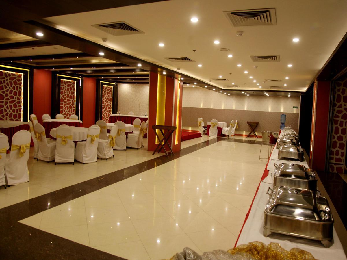 Oyo 905 Galaxy View Hotel Prayagraj Exterior photo