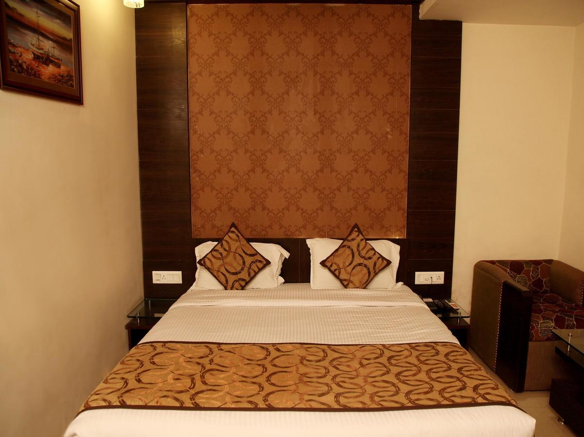Oyo 905 Galaxy View Hotel Prayagraj Exterior photo